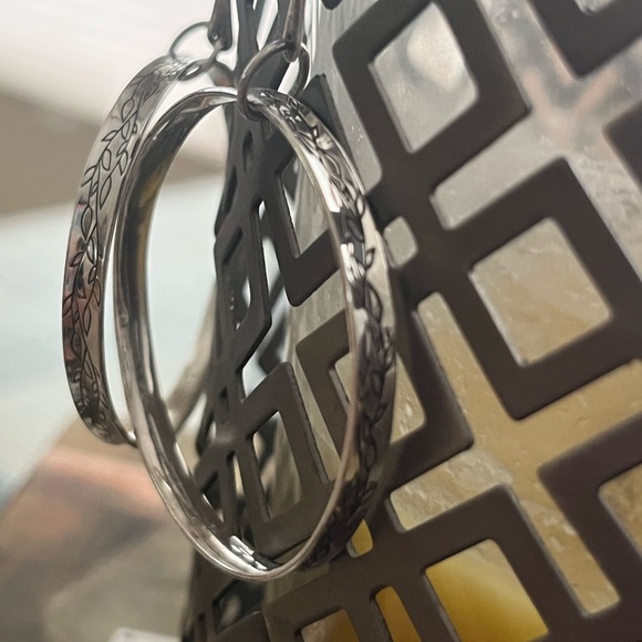 Silpada .925 Sterling Silver Etched Hoop Earrings - Picture 5 of 9